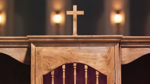 Belle Lumière Dans Chapelle Chrétienne Tombe Sur Confessionnal Place Dans — Video