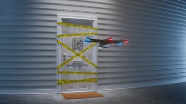 İHA COVID-19 salgını sırasında ev izolasyonunu ve karantinayı kontrol ediyor. Yayılan koronavirüsü önlemek için yeni teknolojiler kullanma kavramı. İHA sarı bantlı kapılarda QR kodu okuyor..