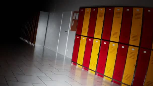 Děsivá Rychlost Protéká Prázdnou Školní Chodbou Koncept Scény Hororu Opuštěná — Stock video