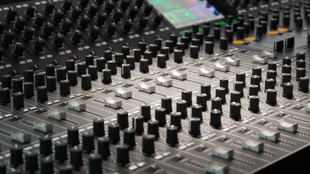 Konsola Audio Studiu Nagraniowym Profesjonalny Mikser Dźwięku Koncepcja Produkcji Telewizyjnej — Wideo stockowe