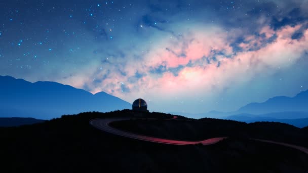 Moderno Osservatorio Astronomico Montagna Che Traccia Stelle Durante Bella Limpida — Video Stock