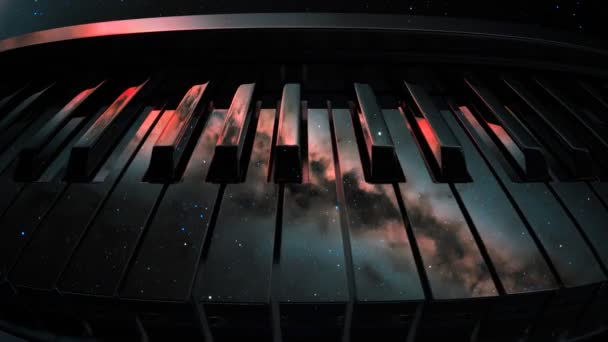 光滑的钢琴键盘的无缝线动画 钢琴键反射夜空与银河的方式 美丽的音乐背景 对音乐的激情 梦幻的气氛 — 图库视频影像