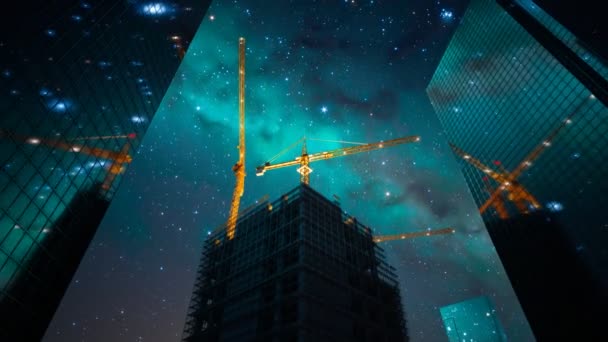 Grandes Grúas Construcciones Edificios Centro Ciudad Contra Hermoso Cielo Nocturno — Vídeo de stock