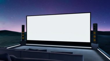 Yıldızların altında güzel bir ev sineması. Modern sinema evin dışında. Stereo çevre sistemine sahip multimedya alanı. Kocaman bir televizyonu ve rahat koltukları olan büyük bir eğlence alanı. Teknoloji.