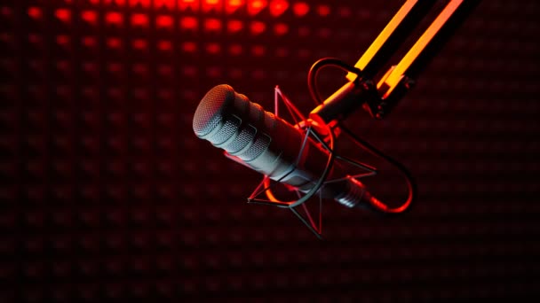 Gravação Áudio Podcast Estúdio Transmissão Close Microfone Profissional Luz Vermelha — Vídeo de Stock