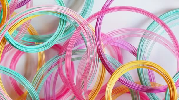 Filamentos Multicolores Plástico Impresión Una Impresora Filamento Termoplástico Varios Colores — Vídeo de stock