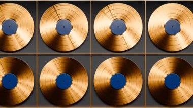 Altın plak plaklarıyla kusursuz döngülü animasyon. Müzik kayıtları. Retro ses. Klasik plaklardaki ses albümleri. Gramofon plak koleksiyonu. Müzik tutkusu. Favori şarkılar.