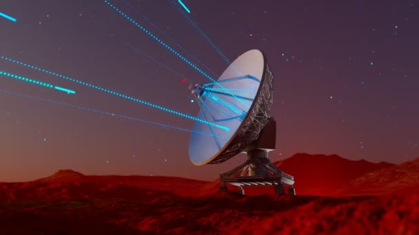 Спутниковая Антенна Ярком Закате Принимающая Транслирующая Сигнал Поиск Сигнала Космической — стоковое видео