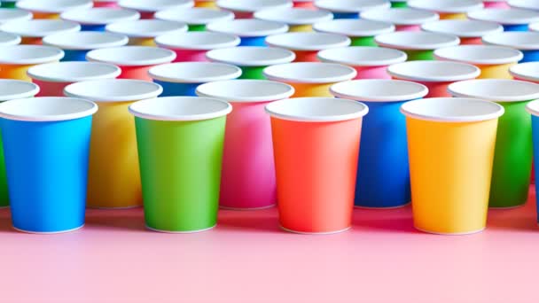 Gran Número Copas Bebidas Multicolores Celebración Fiestas Infantiles Feliz Cumpleaños — Vídeo de stock