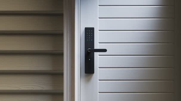 Mądry Dom Zdalny Dostęp Drzwi Wejściowych Możesz Upewnić Się Drzwi — Wideo stockowe