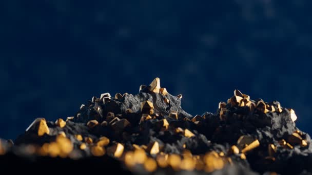 Λαμπερά Χρυσά Νομίσματα Στους Βράχους Ένα Χρυσορυχείο Ακριβό Ευγενές Μέταλλο — Αρχείο Βίντεο