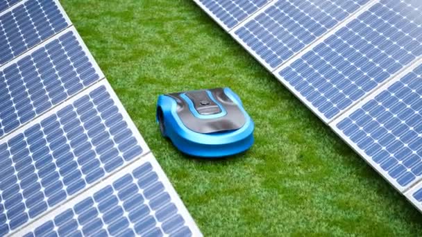 Lawn Robot Mows Solar Panels Robotic Lawnmower Trimming Grass House — Stock Video