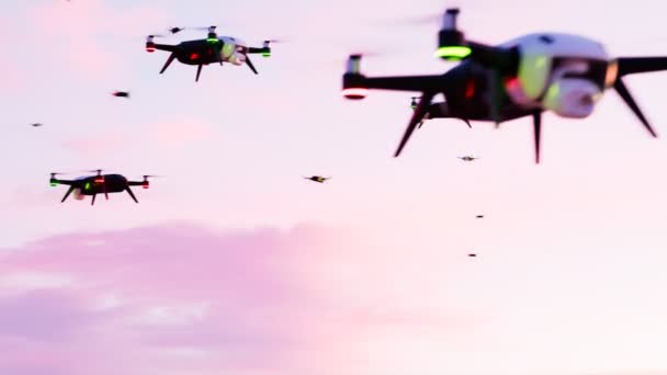 Wiele Nowoczesnych Dronów Latających Chaotycznie Powietrzu Podczas Różowego Zachodu Słońca — Wideo stockowe