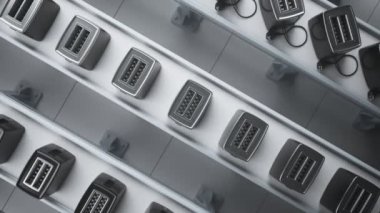 Taze üretilmiş tost makineli taşıma bantları. Üç üretim hattında iki dilim ekmek kızartmak için küçük elektrikli alet. Modern fabrikanın kusursuz döngü animasyonu. 4k HD