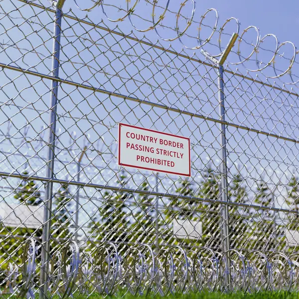 Boundary Fence Two Countries Illegal Refugees Migrations Preservation Borderland Territory — Stock Photo, Image