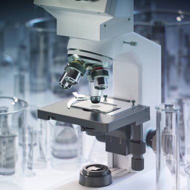 Bilimsel keşif ve keşfin özünü sembolize eden titizlikle düzenlenmiş cam kaplar, şişeler, test tüpleri ve diğer laboratuvar camlarıyla çevrili modern bir mikroskop.