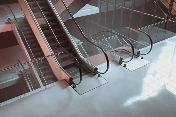 Moderne Roltrappen Van Glas Staal Een Trap Een Stukje Stedelijke — Stockfoto