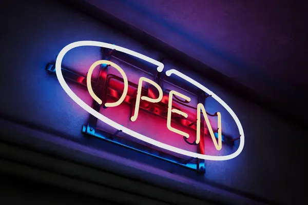 Night View Shining Open Neon Sign Glowing Dark Store Restaurant — Stock Photo, Image
