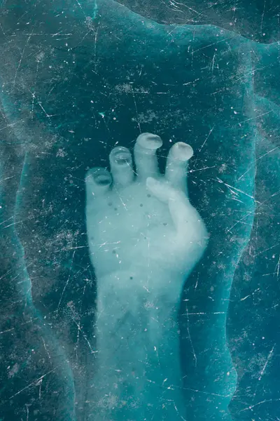 Close Capture Showcases Outline Human Foot Textured Translucent Blue Ice — Stock Photo, Image