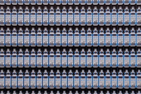 Orderly Display Abundant Saline Solution Bottles Showcasing Clinical Efficiency Readiness — Stock Photo, Image