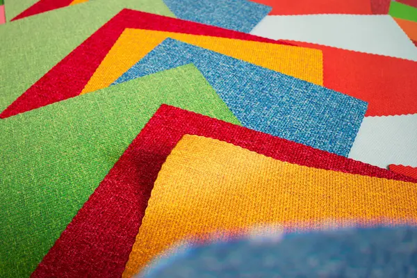 Detailní Detailní Záběr Různých Texturovaných Textilních Vzorů Zobrazujících Kaleidoskop Barev — Stock fotografie