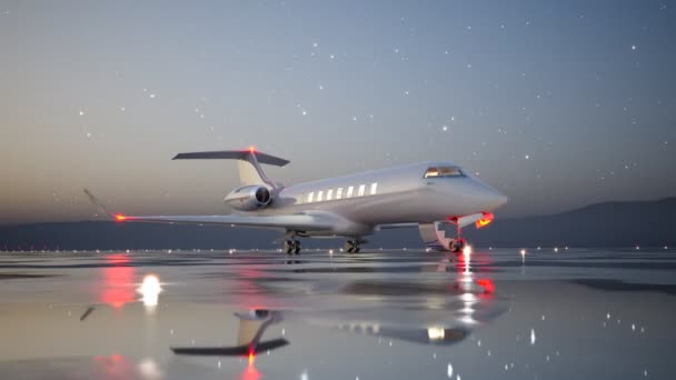 Lussuoso Jet Privato Parcheggiato Asfalto Lucido Illuminato Luci Crepuscolari Pista — Video Stock