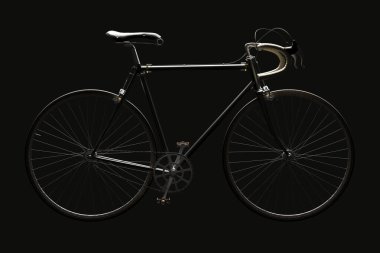 Çarpıcı bir klasik yarış bisikleti, parlak siyah bir çerçeve ve ince detaylara sahip, karanlık bir arka plana karşı izole edilmiş, klasik cazibesini ve zarif tasarımını sergiliyor..