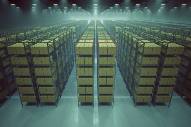Bu geniş, iyi ışıklandırılmış modern depo, önde gelen bir lojistik ve dağıtım merkezini gösteren sarı kutularla dolu, sıra sıra dizilmiş verimli bir yerleşim düzenini sergiliyor..