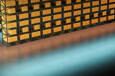 Geniş, modern bir depoda, yumuşak gölgeler bırakan serin mavi aydınlatmanın altında, metal raflarda, düzenli sarı karton kutular sergiliyor..