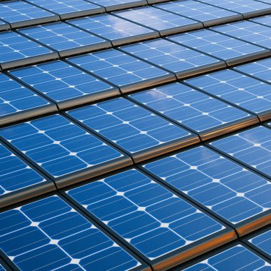 Bu resim, modern sürdürülebilirliği simgeleyen kristal berrak gökyüzüne karşı mavi güneş panellerini dizaynına kusursuz bir şekilde entegre eden, gösterişli bir kentsel binanın çatısını gösteriyor..