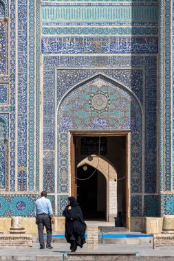 Yazd, İran - 03 Ağustos 2023: Yezit Camii dış görünüş. Yazd şehrinin İran Yazd Eyaleti 'ndeki büyük, cemaatsel camii (Jmeh) dir..