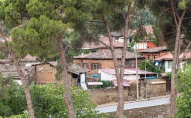 Birgi, Odemis, İzmir Türkiye 10 Temmuz 2024: Seljuk ve Osmanlı mimari evleriyle ünlü tarihi Birgi Köyü UNESCO Dünya Mirasları Geçici Listesi 'nde yer alıyor.