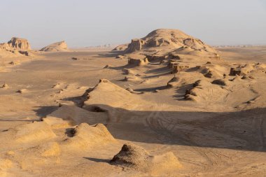 Lut Çölü ya da Dasht-e Lût. İran 'ın Kerman ve Sistan-Baluchestan illerinde yer alan çöl, UNESCO Dünya Mirasları Listesine dahil edilmiştir ve dünyanın en sıcak yeridir.