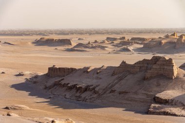 Lut Çölü ya da Dasht-e Lût. İran 'ın Kerman ve Sistan-Baluchestan illerinde yer alan çöl, UNESCO Dünya Mirasları Listesine dahil edilmiştir ve dünyanın en sıcak yeridir.