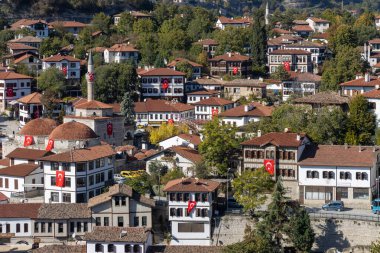 Safranbolu Türkiye 27 Ekim 2024: Safranbolu, klasik Osmanlı kent mimari evleriyle ünlü, UNESCO Dünya Mirasları Listesi 'nde yer alan Karabk ilinin bir turistik bölgesidir.