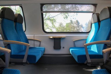 Boş koltuklu bir Alman Bölgesel Treni. Yüksek kalite fotoğraf