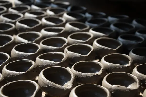 El yapımı kil lambalar, diya, gün doğumunda kuru tutmak için derin