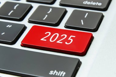 Bilgisayar Klavyesinde 2025 Kelime