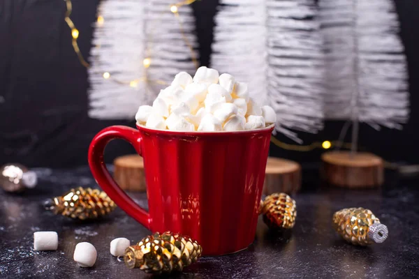 Red Cup Hot Drink Heap Mashmellows White Decorative Trees Black — Stock Photo, Image