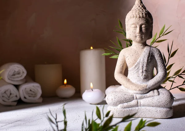Spa Beauty Wellness Konzept Mit Buddha Statue Und Brennenden Kerzen — Stockfoto