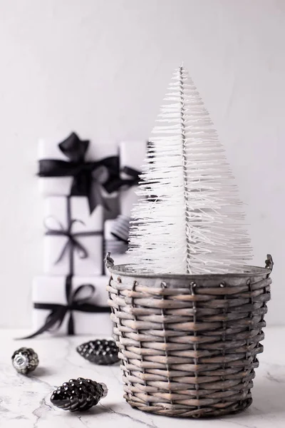 White Black Christmas Decorative White Christmas Tree Bucket Set Wrapped — Stock Photo, Image