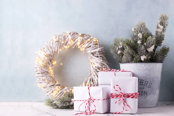 Card Wrapped Boxes Presents Wreath Fairy Lights Branches Fir Tree — Stock Photo, Image