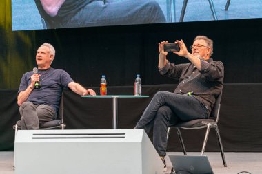 STUTTGART, GERMANY - 29 Haziran 2019: Brent Spiner ve Jonathan Frakes Comic Con Almanya Stuttgart 'ta, iki günlük bir hayran kongresi