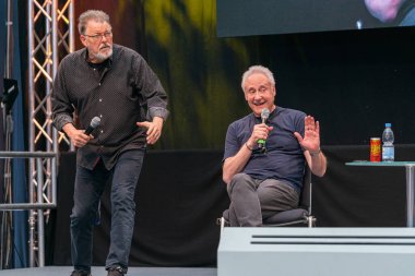 STUTTGART, GERMANY - 29 Haziran 2019: Brent Spiner ve Jonathan Frakes Comic Con Almanya Stuttgart 'ta, iki günlük bir hayran kongresi
