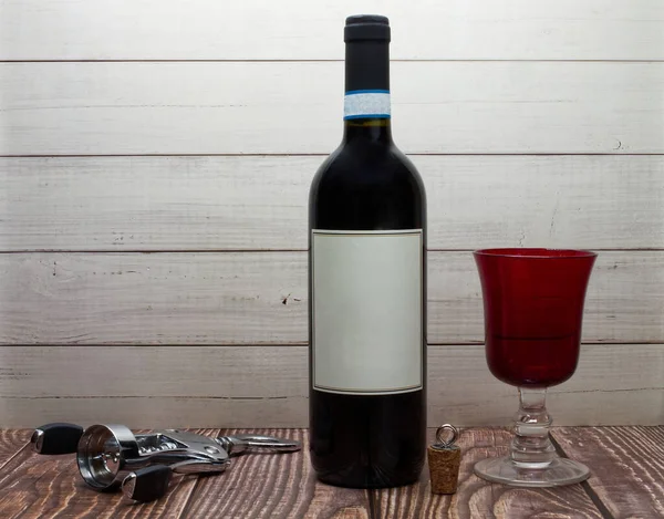 Flaska Rött Vin Med Blank Etikett Korkskruv Och Rött Glas — Stockfoto
