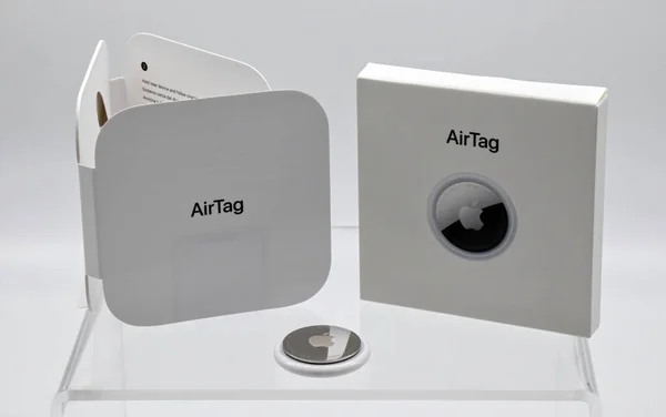 ボローニャ イタリア 2022年11月22日 Apple Inc によって開発されたApple Airtag — ストック写真