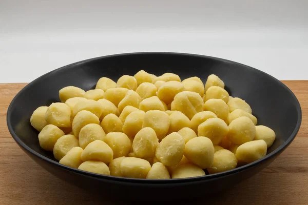 新鲜的意大利生鲜未煮熟的Gnocchi Patate Potato Gnocchi — 图库照片