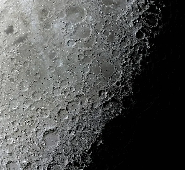 Krater Auf Dem Mond Mondkrater Aus Nächster Nähe Bild Hoher Stockbild