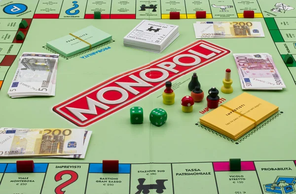 Bologna Italien September 2023 Das Monopoly Spiel Italienische Version lizenzfreie Stockbilder