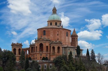 Bologna, İtalya - 27 Aralık 2023: San Luca Madonna 'sının Sığınağı. Santuario della Madonna di San Luca. Bolonya İtalya.